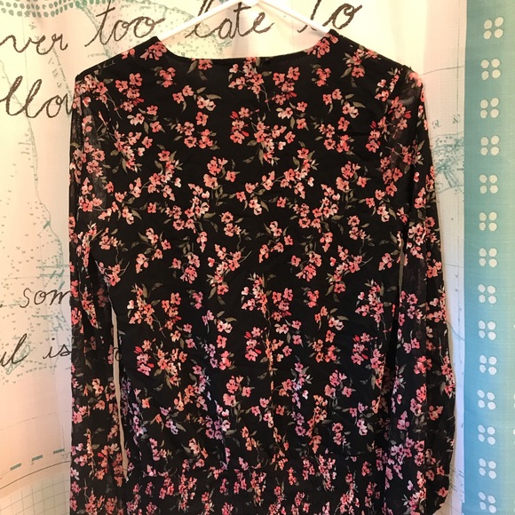 NWOT INC Blouse - Picture 3 of 3